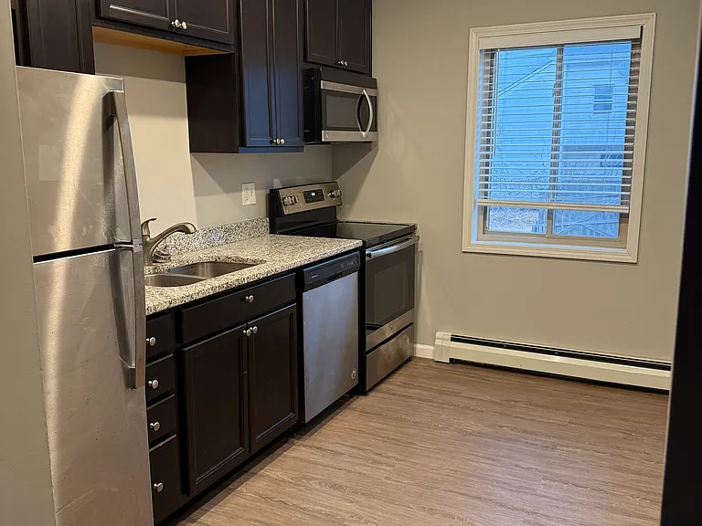 Jefferson Apartments — Photo 15