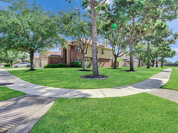 4th image of 6902 Oleander Grove Way