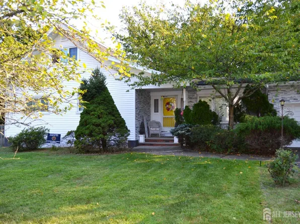 27 Timber Rd, Edison, NJ 08820