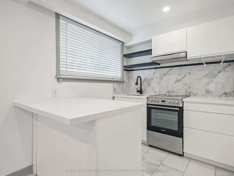 18 33rd St #6 — Photo 12
