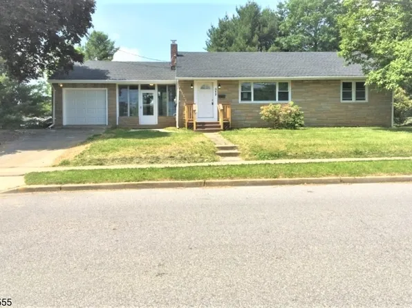 317 N Prospect St, Washington, NJ 07882