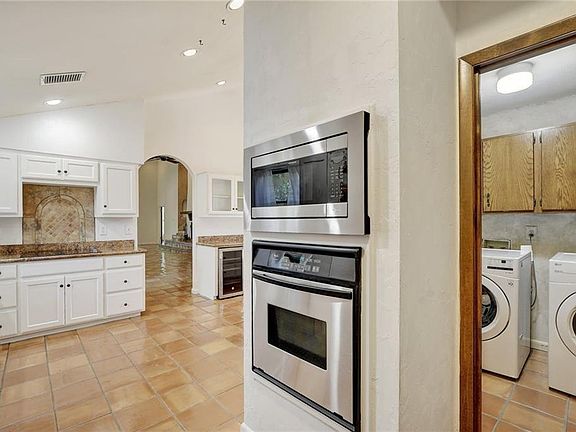 4th image of 108 Acapulco Dr