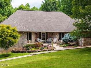 2031 Ridgefield Rd, Johnson City, TN 37601