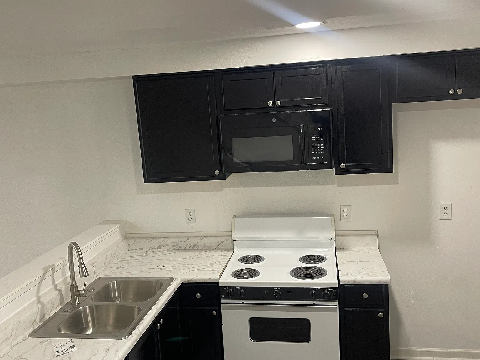 3 bed, 1199 sqft, $1,200 — Photo 3