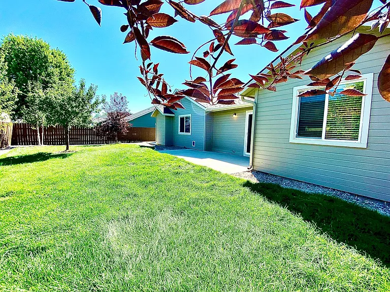1014 N Manship Ave — Photo 49