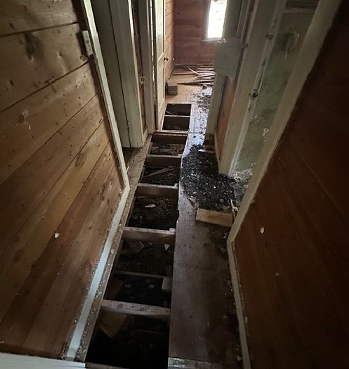 2nd image of 335 ELMHURST AVE