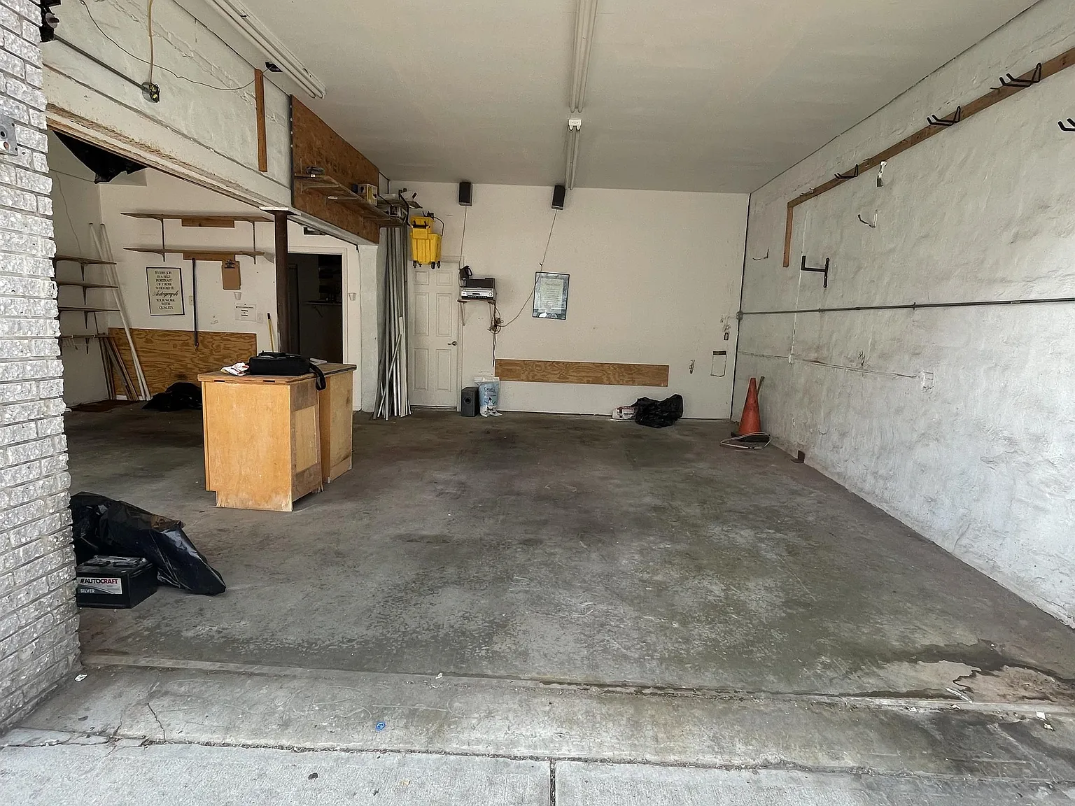 427-429 MLK DR - Garage — Photo 2