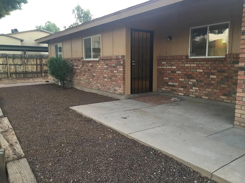 Entry/Patio Area