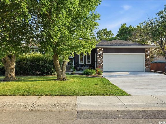 3rd image of 111 Minot DRIVE