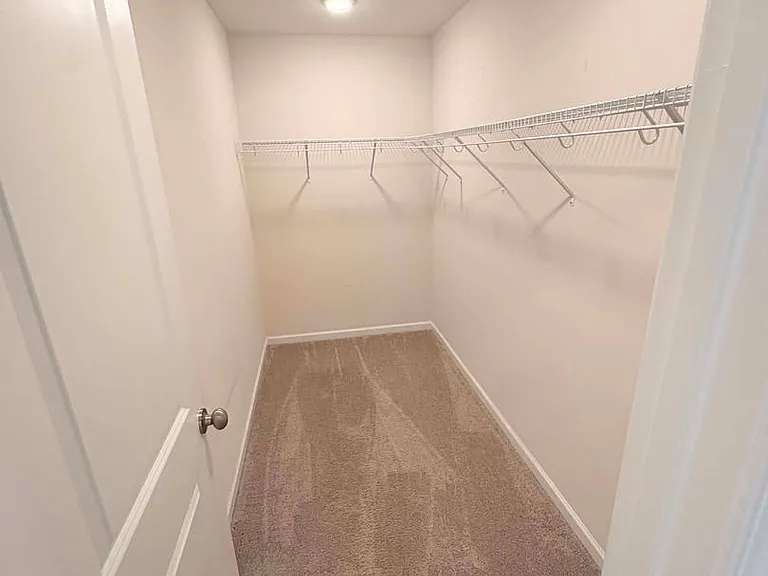 305 Lantana Ct — Photo 9