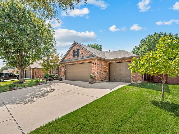 2nd image of 829 Sequoia Way