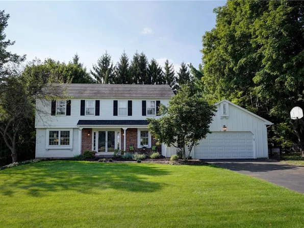 5 Hadley Dr, Fairport, NY 14450