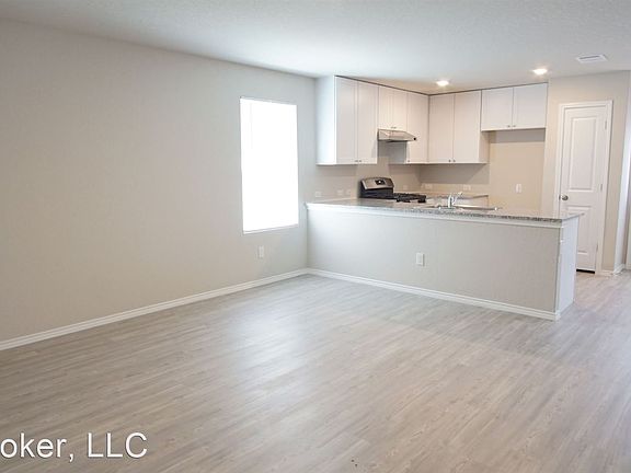 4th image of 10618 De Gonzalo Way