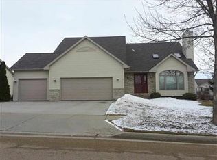 605 Southbound Dr, Deforest, WI 53532