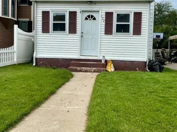 132 S Main St, Elmer, NJ 08318