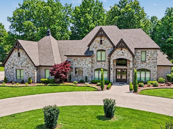 870 Cherry Springs Dr, Tahlequah, OK 74464