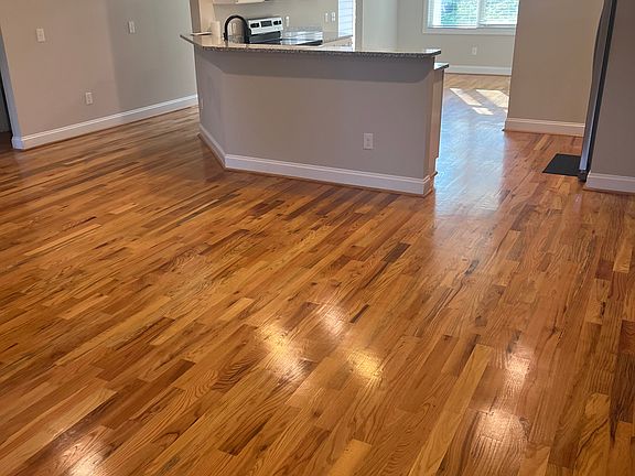 5th image of 443 Belton Ave