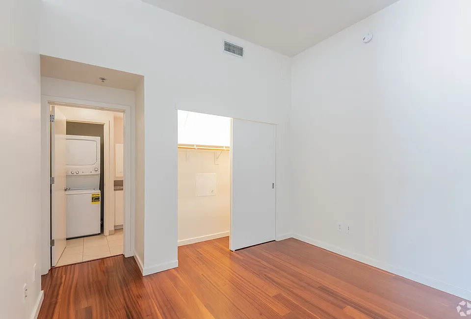 1530 J St #440