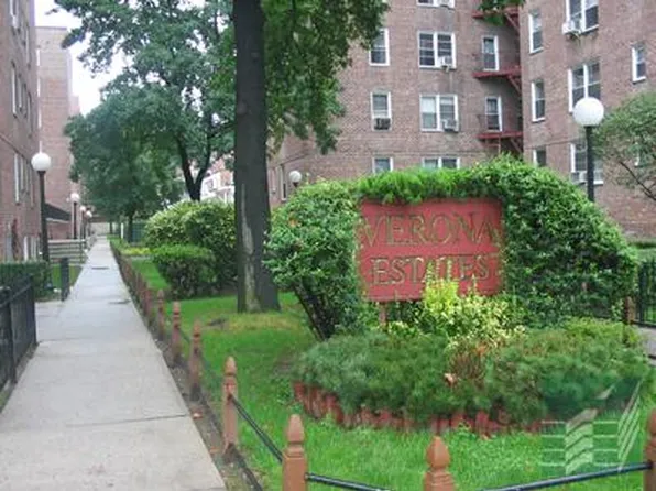 65-35 Yellowstone Boulevard image 1 of 4