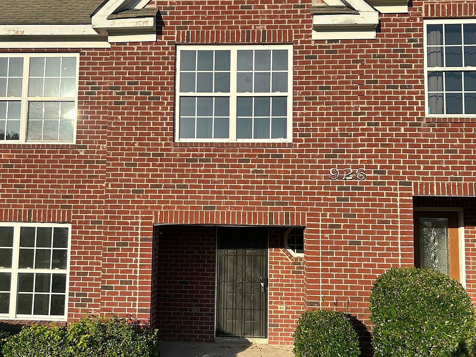 1st image of 926 Old Mill Point #D