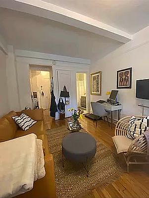 2nd image of 200 W 70th St #5HH