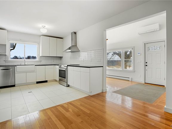 5th image of 1091 Albany Post Rd