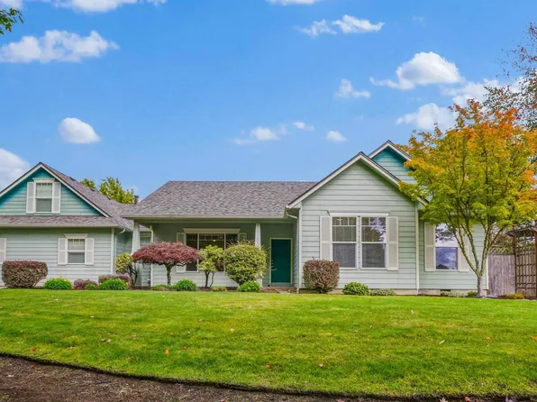 796 SE Walnut Ave, Dallas, OR 97338