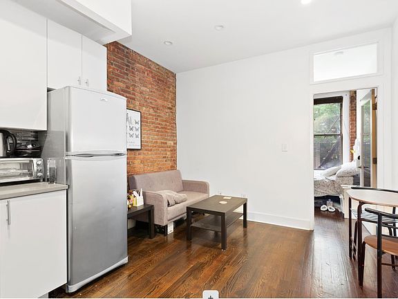 4th image of 239 E 58th St APT 2F