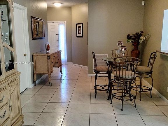 5th image of 46 Bentwater Cir