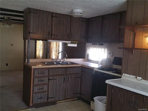 3rd image of 63 Jenny Ln
