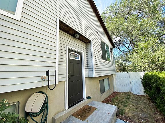 3rd image of 2250 W Heatherglen Dr