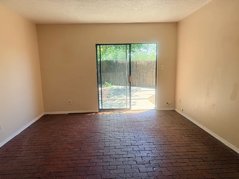 7506 Penn Ln NE #B — Photo 5