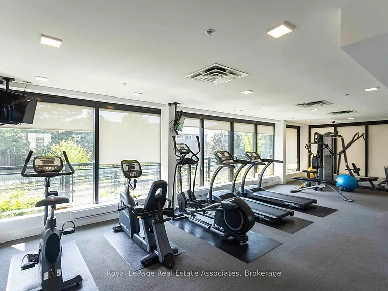 3170 Erin Mills Pkwy #321 — Photo 25