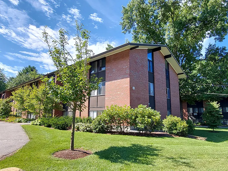 6 Longwood Dr #5 — Photo 12