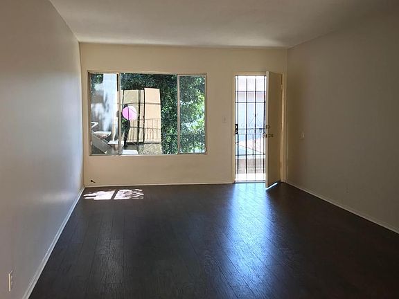 5th image of 803 Edgewood St #8