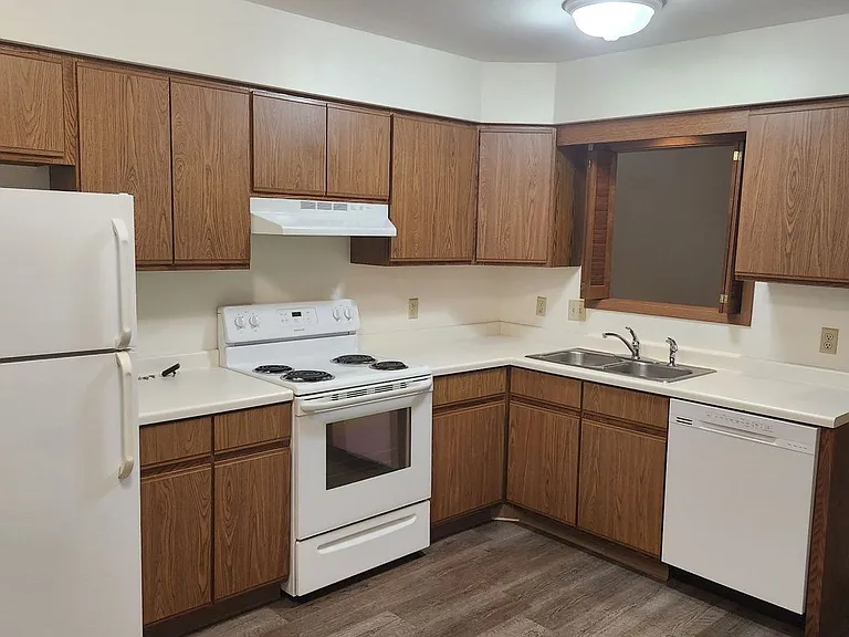 2502 Sessions St — Photo 4