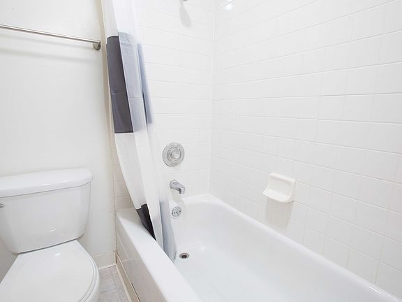 3rd image of 1690 Broadway St #415