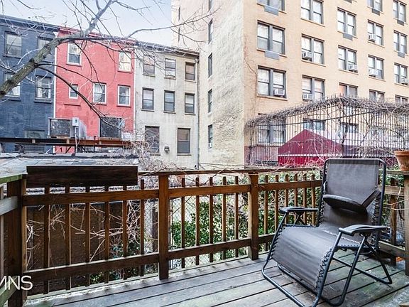 3rd image of 318 W 49th St APT 1RE