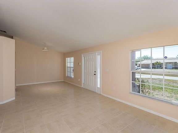 4th image of 820 Adeline Ave