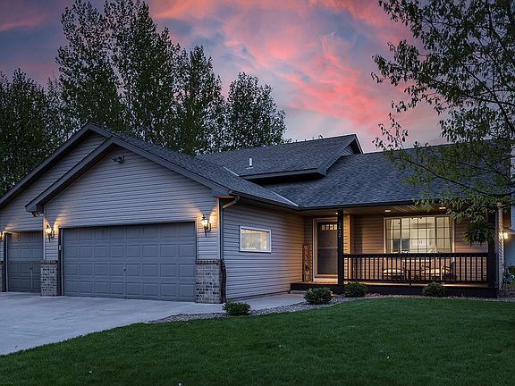 2nd image of 1413 Creekside Dr