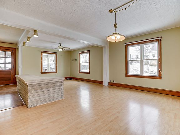 4th image of 180 Lafayette Ave