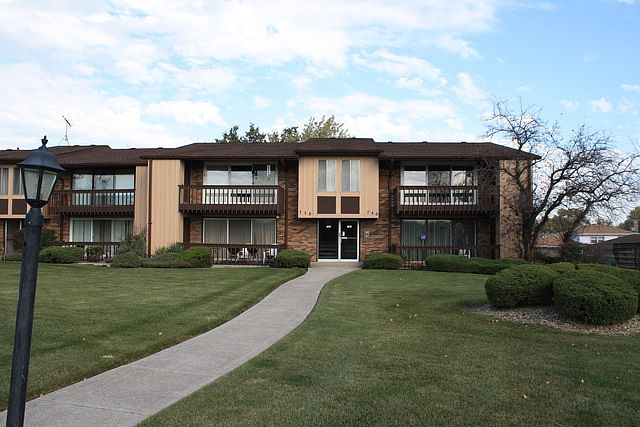 1st image of 740 E Glenwood Dyer Rd #A