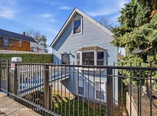 9018 S Brandon Ave, Chicago, IL