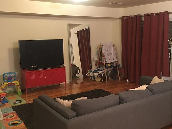2nd image of 231 E Kinney St #3