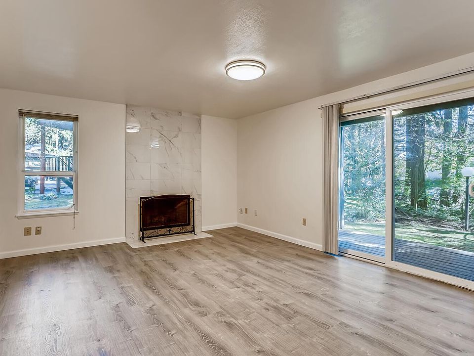 1st image of 14615 NE 30th Pl #10A
