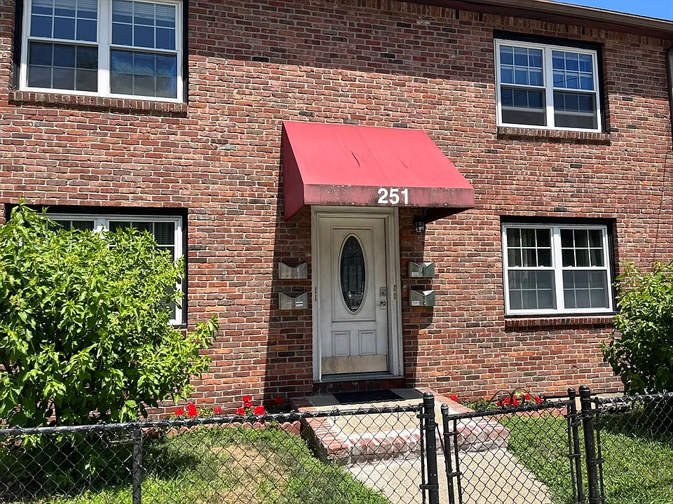 251 Faneuil St #3