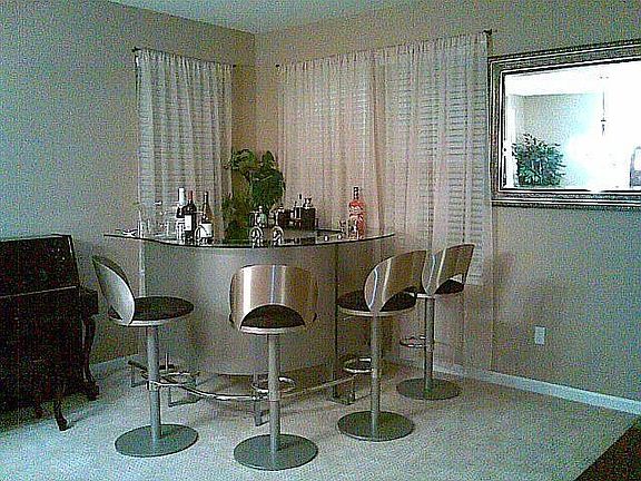 Bar - Dining Area
