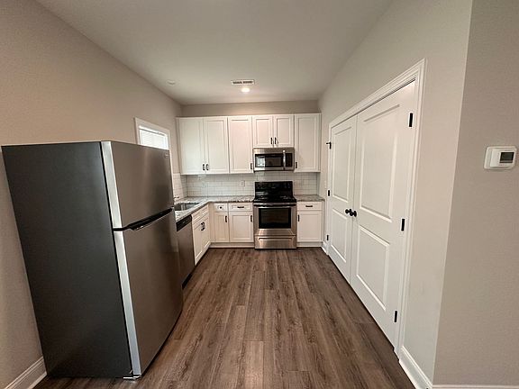 3rd image of 4310A Peachtree St