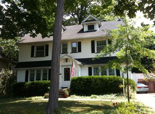3353 Lansmere Rd, Shaker Heights, OH 44122