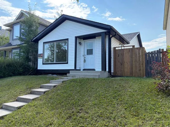 363 S Falton Dr NE, Calgary, AB T3J 2X4